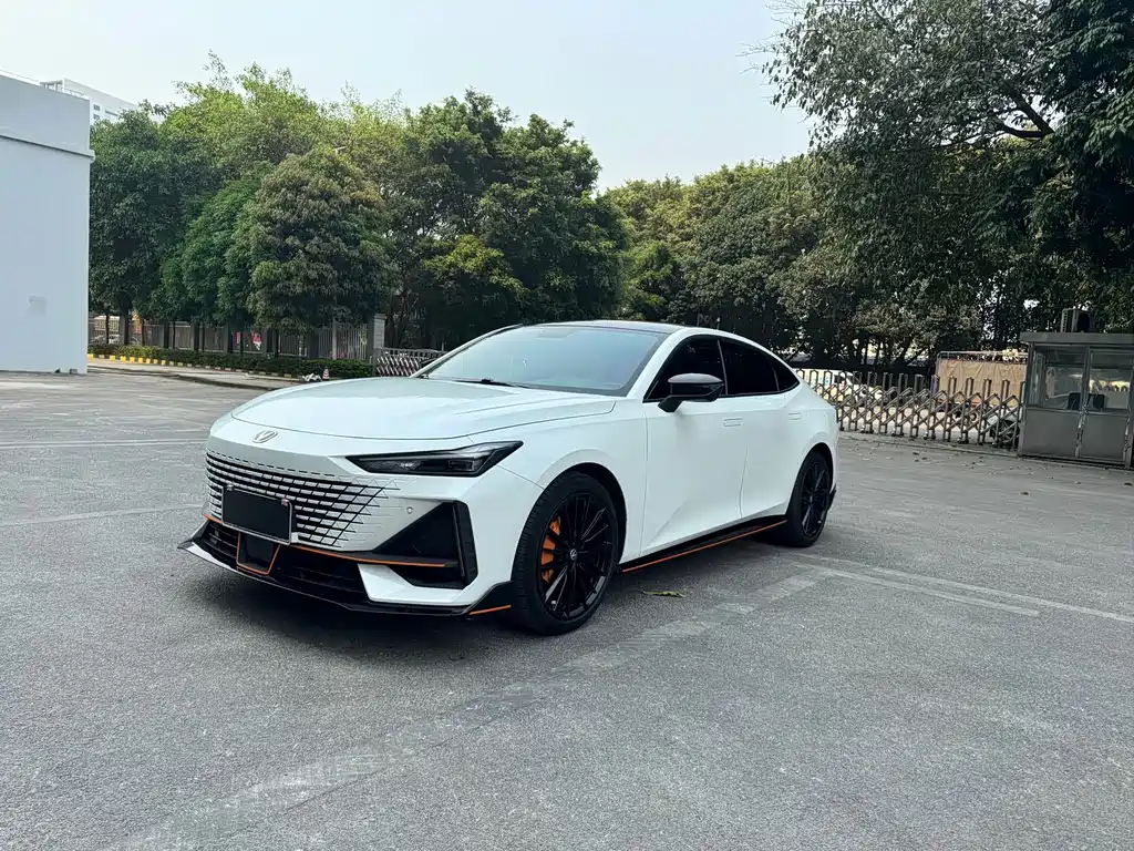 2022 Changan UNI-V - zdjęcie 1 z 44