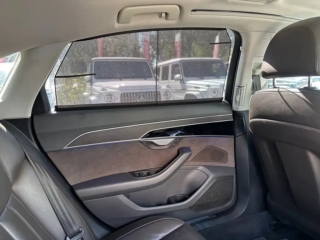 Audi A8 — миниатюра 8