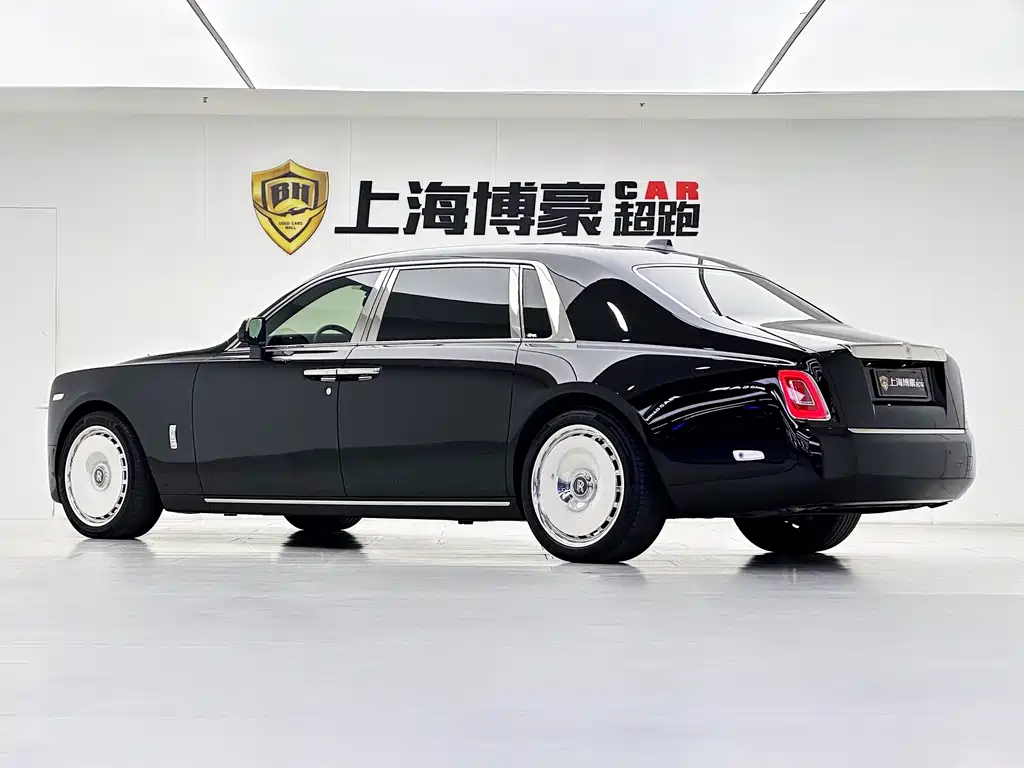 ROLLS-ROYCE PHANTOM
