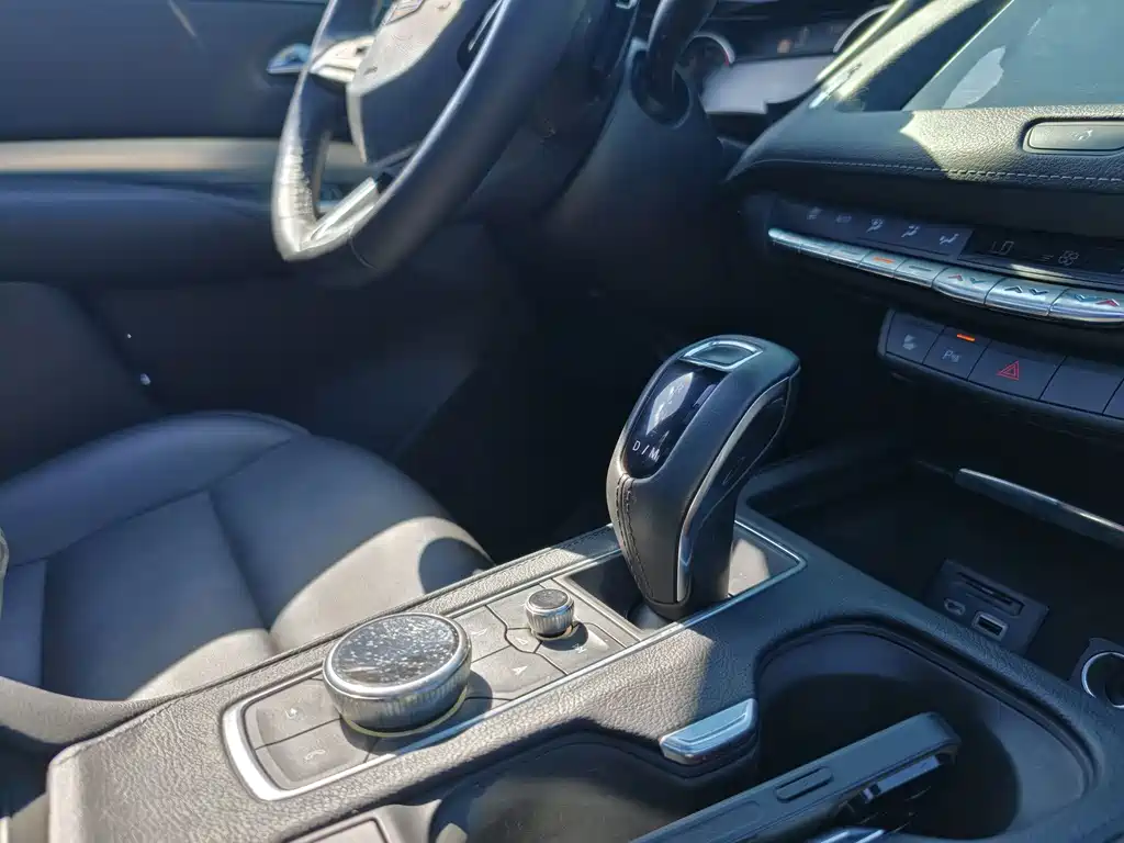 Cadillac XT4 — миниатюра 16