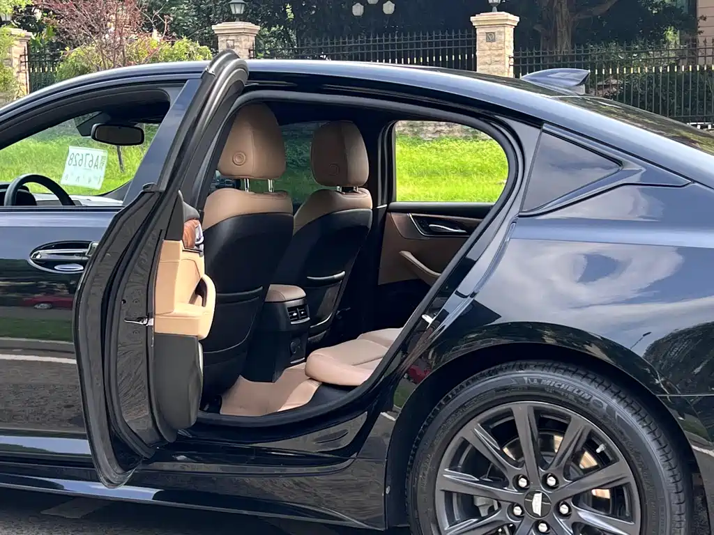 Cadillac CT5 — миниатюра 13