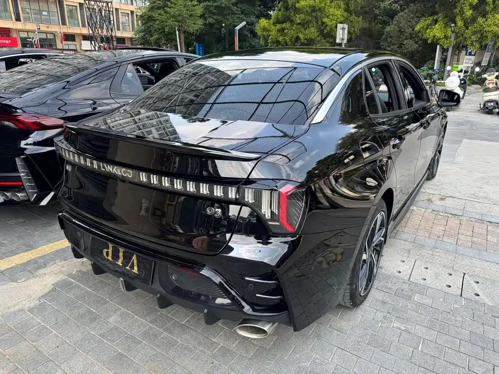 Lynk & Co 03 — миниатюра 17