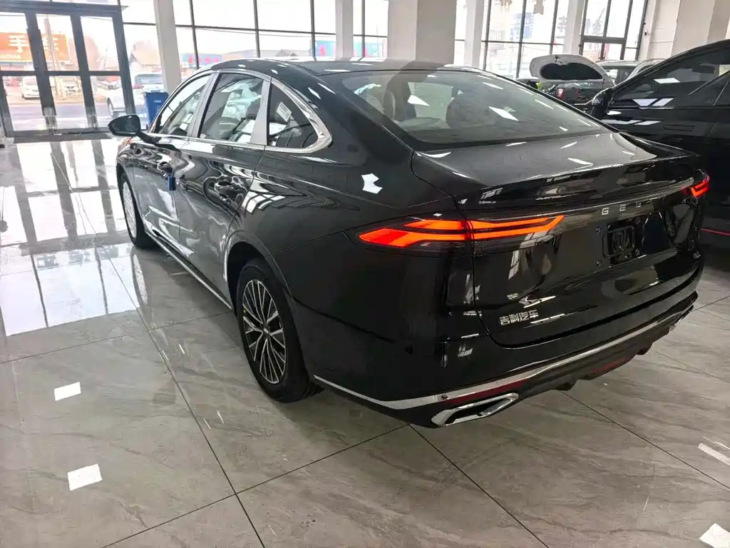 Geely Emgrand 2026 5 1.5L CVT Luxury