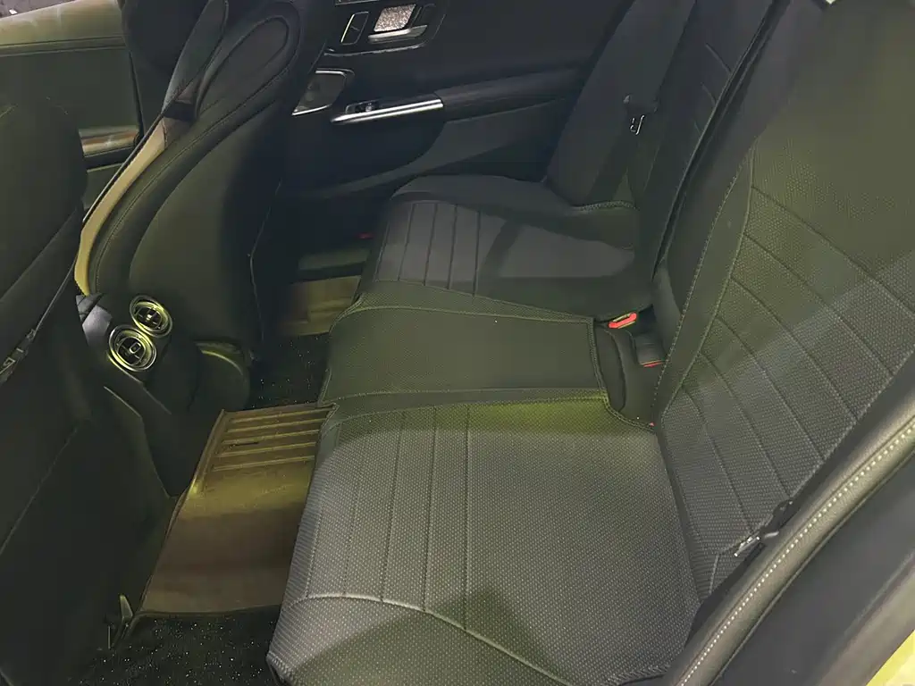 Mercedes-Benz C-Class — миниатюра 7