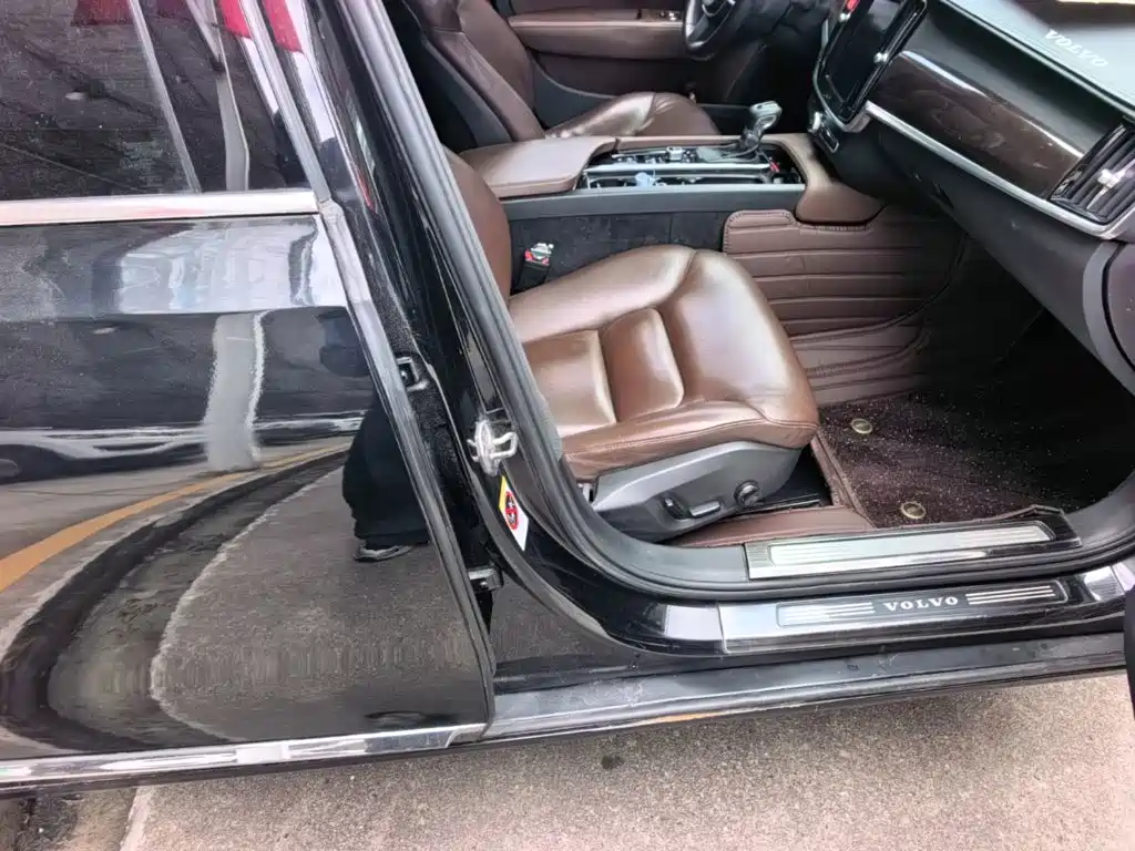Volvo S90 — миниатюра 25