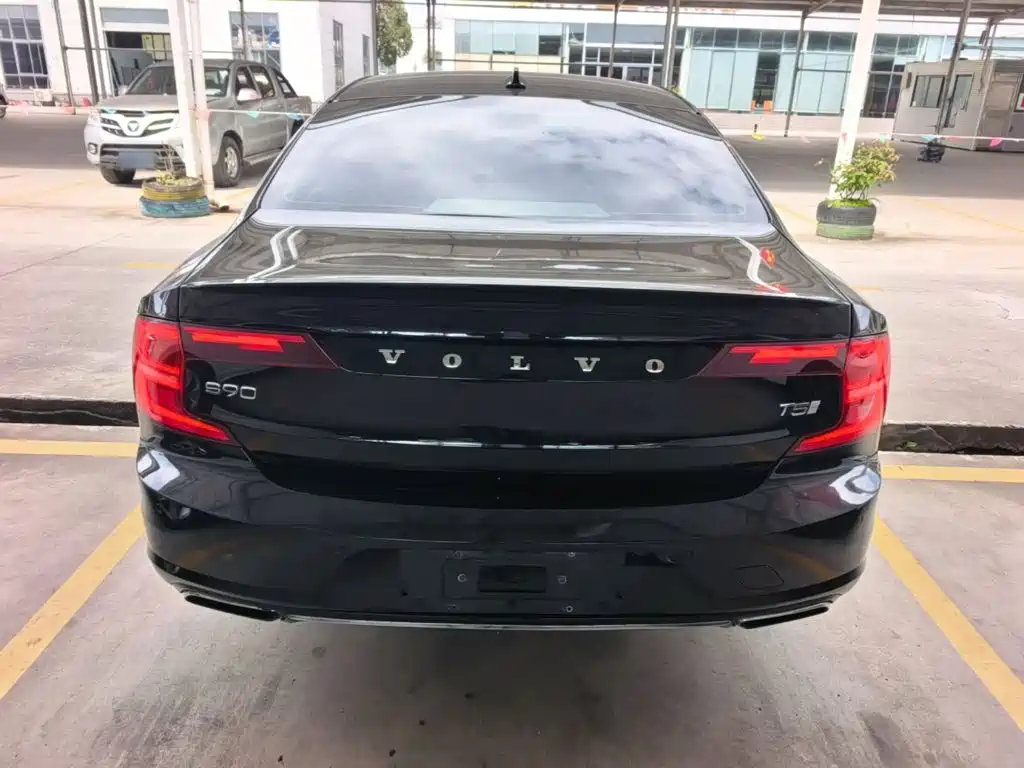 Volvo S90 — миниатюра 6