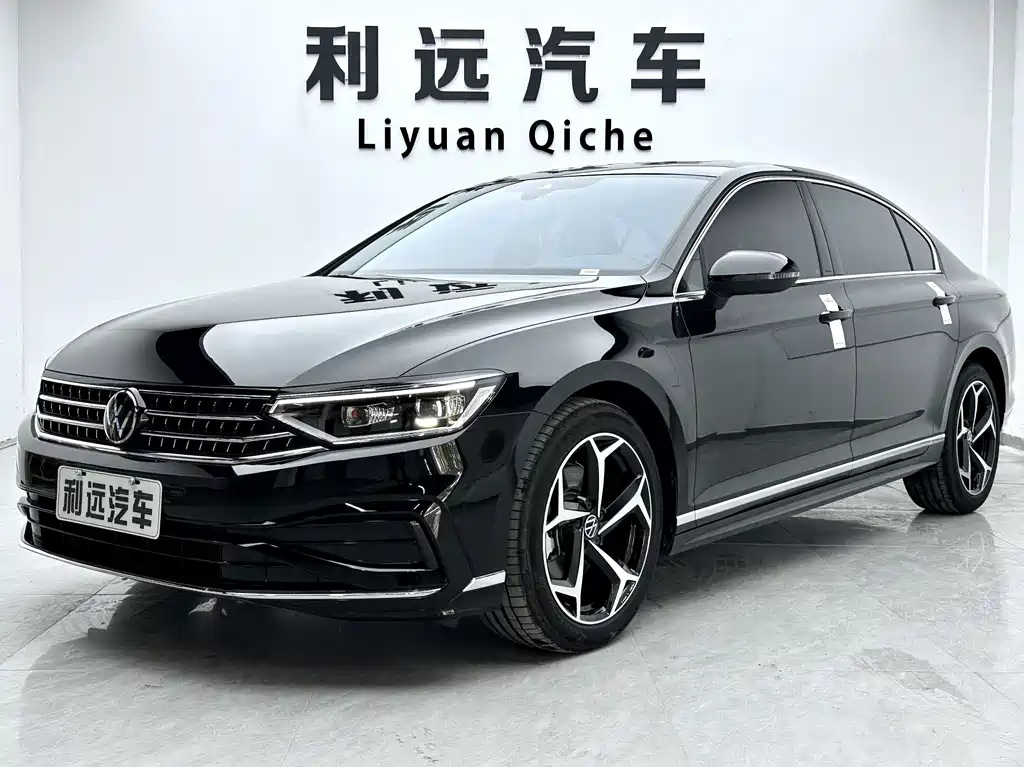 Volkswagen Magotan 2025