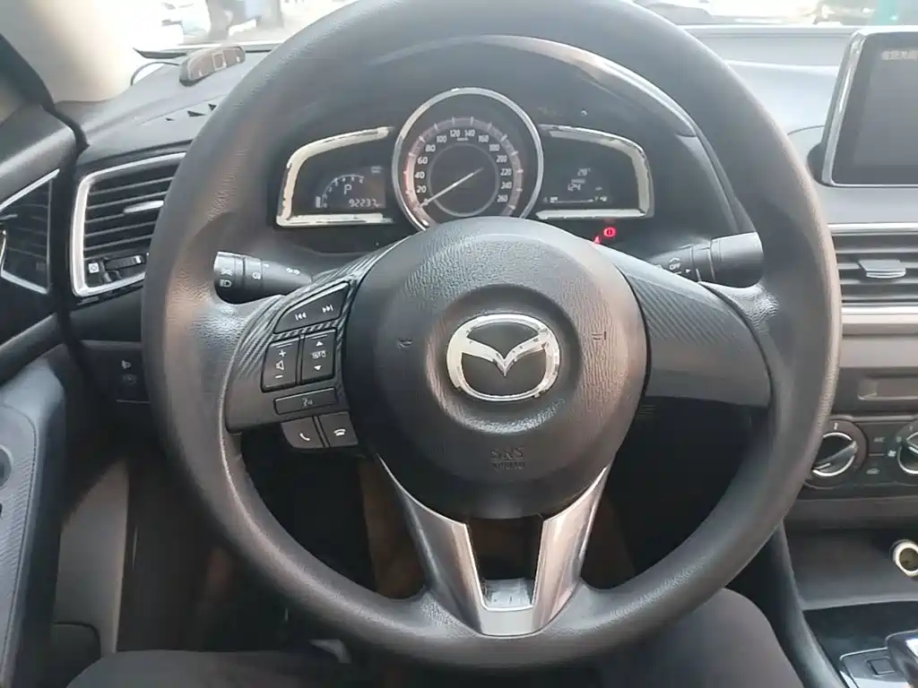 Mazda 3 Axela — миниатюра 11