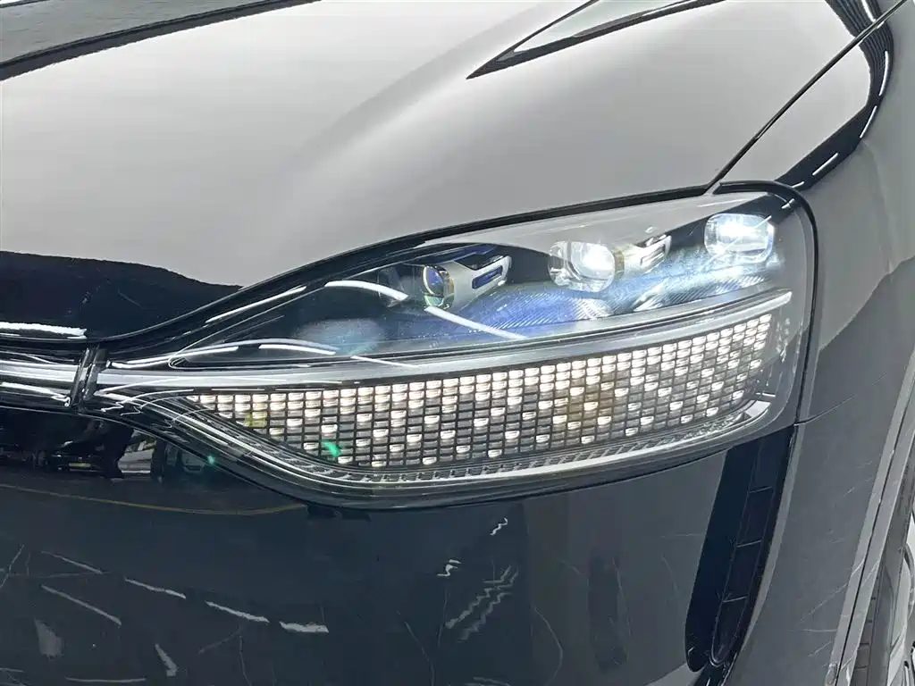 AITO ASK THE WORLD M9