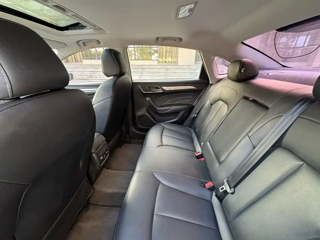Roewe i6 Classic — миниатюра 8