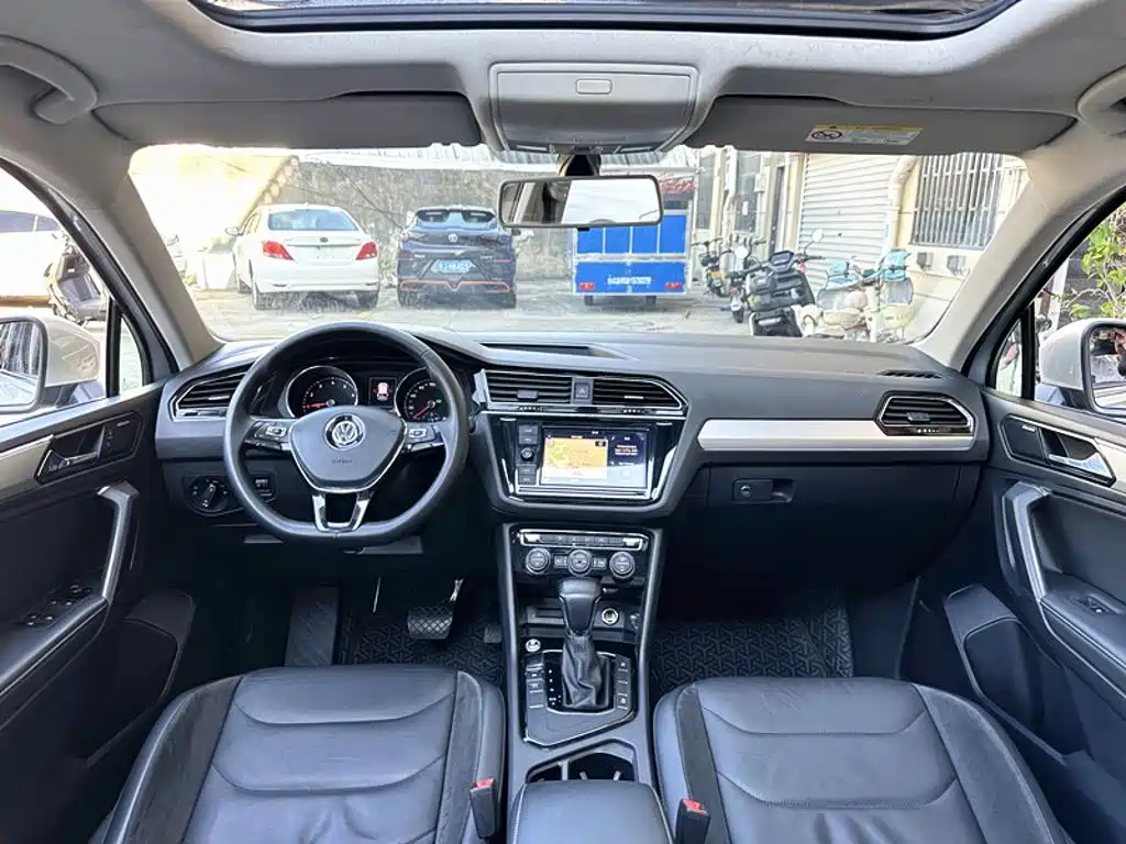Volkswagen Tiguan L — миниатюра 16
