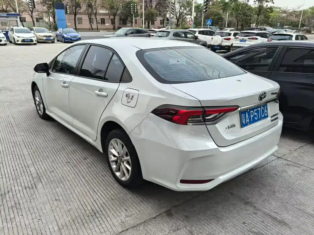 TOYOTA COROLLA