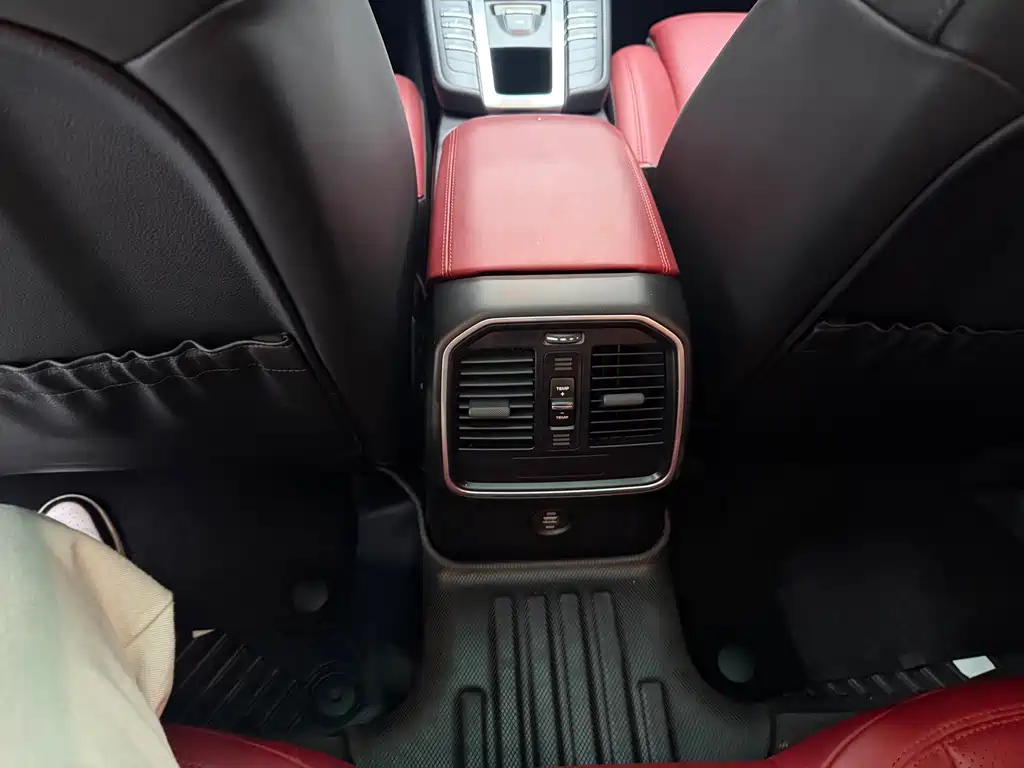 Porsche Macan — миниатюра 16