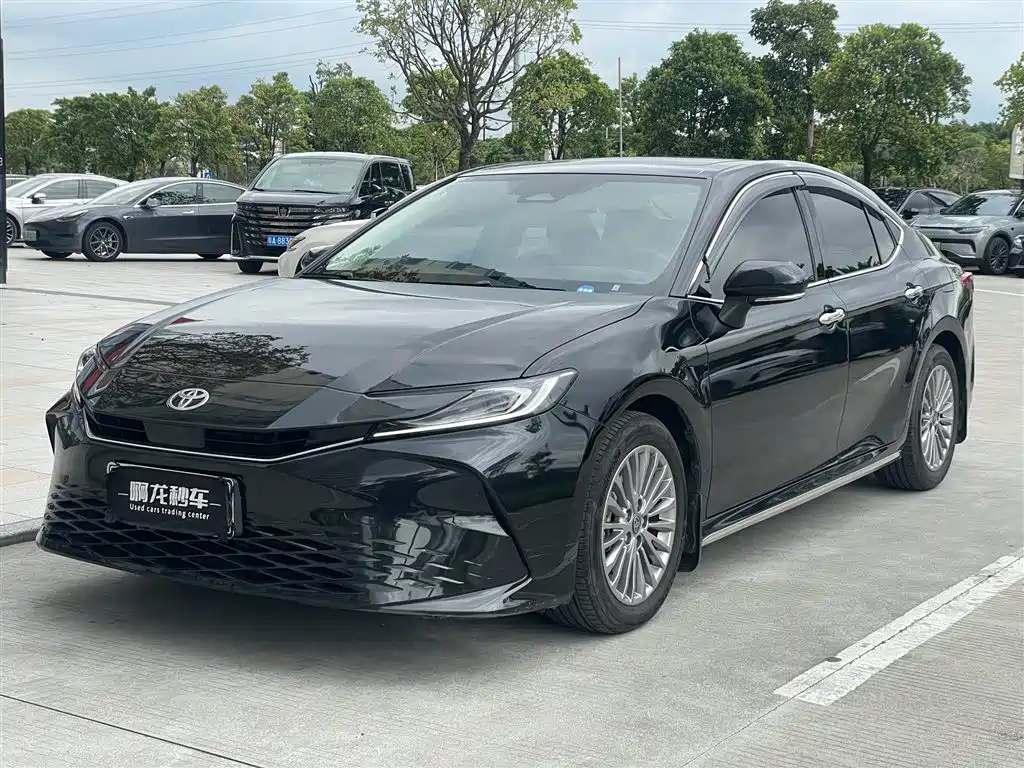 2026 Toyota Camry - zdjęcie 1 z 9