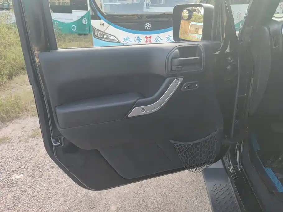 Jeep Wrangler — миниатюра 7