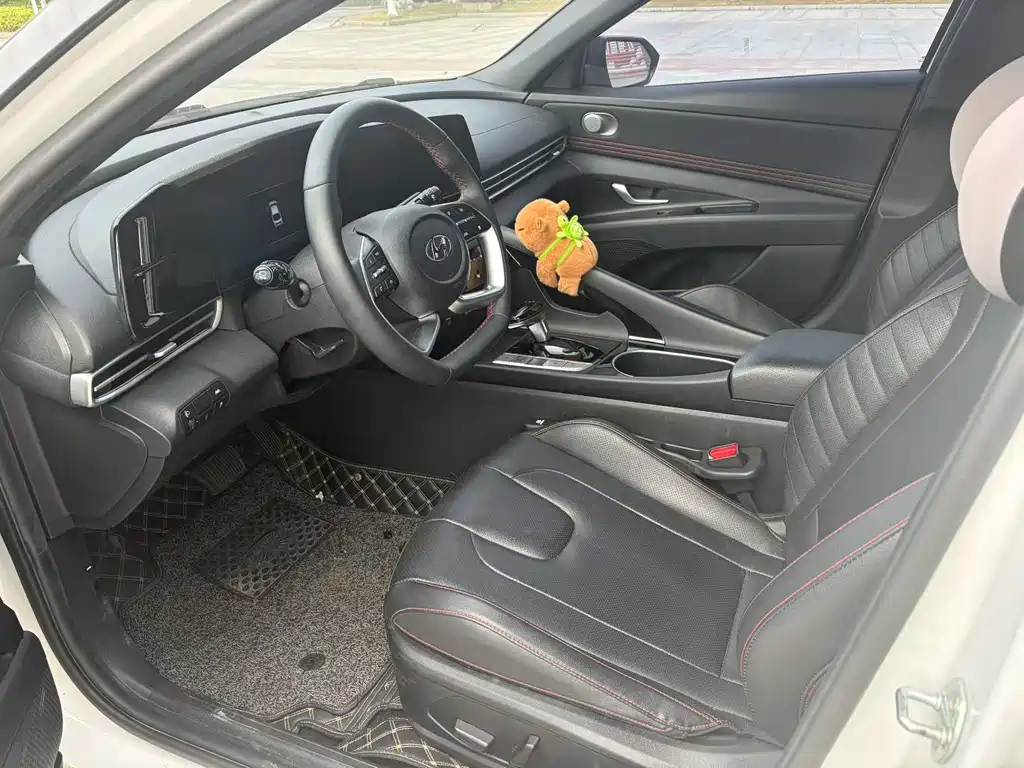 Hyundai Elantra — миниатюра 4