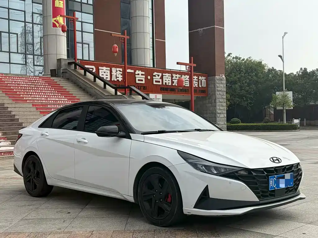 Hyundai Elantra — миниатюра 3