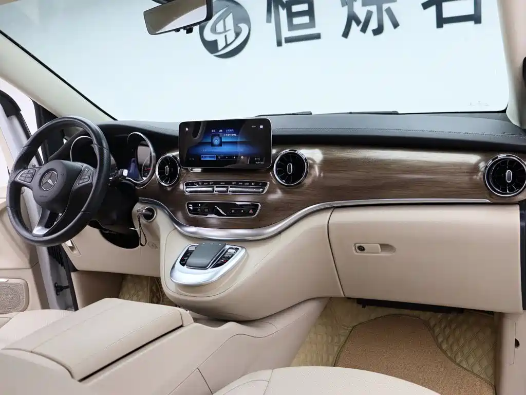 Mercedes-Benz V-Class — миниатюра 22