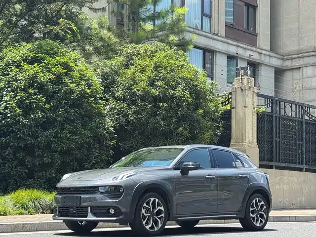 2020 Lynk & Co 02