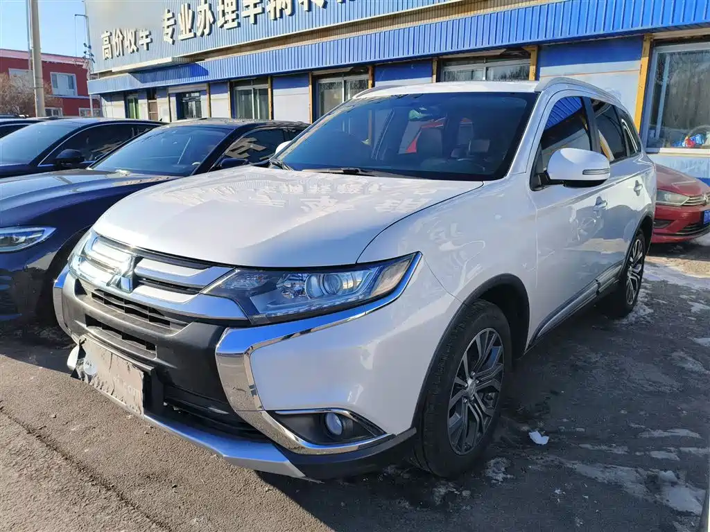 Mitsubishi Outlander 2018