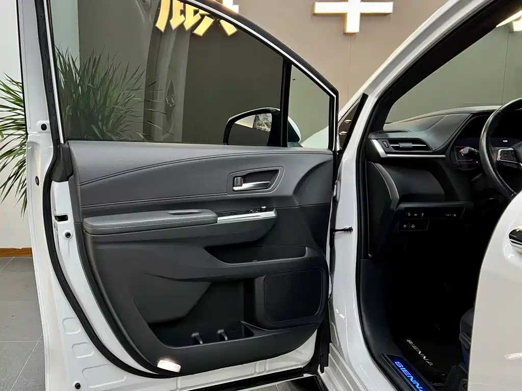 Toyota Sienna 2021 2.5L