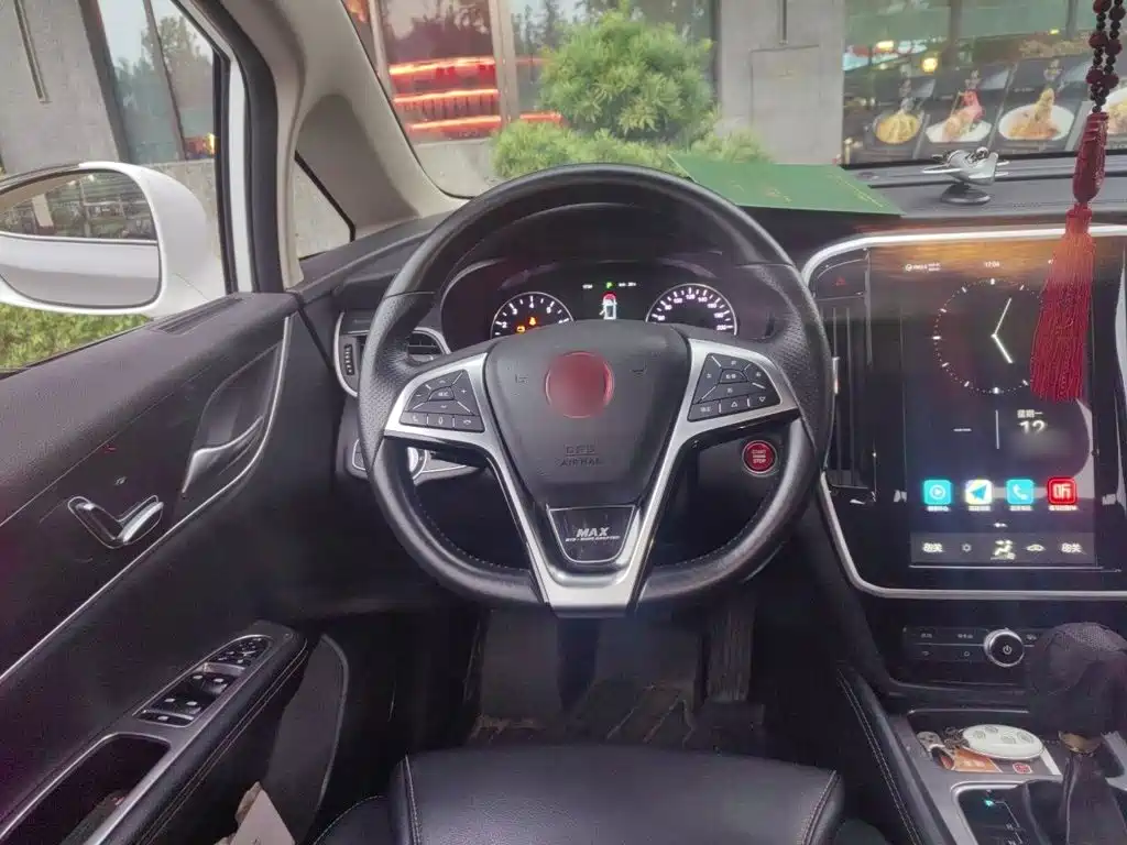 BYD MAX — миниатюра 3