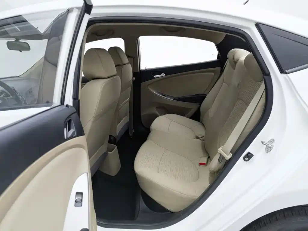 Hyundai Verna — миниатюра 15