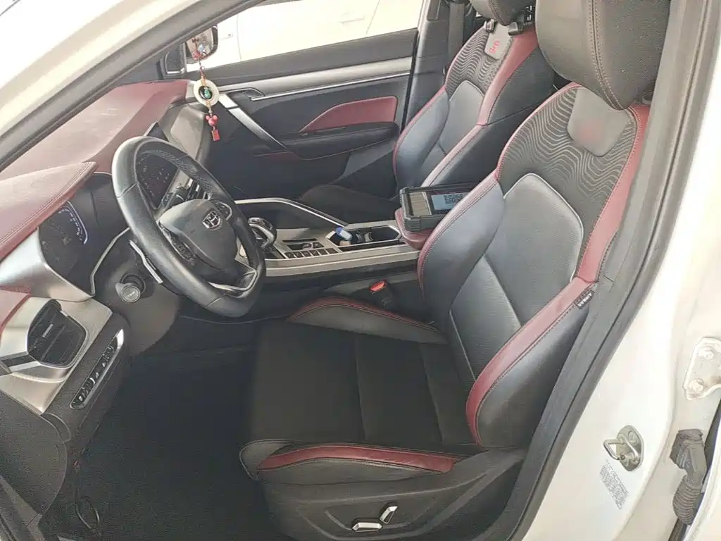 Geely Binyue — миниатюра 15