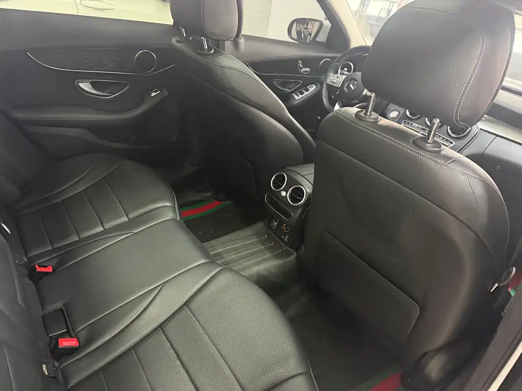 Mercedes-Benz C-Class — миниатюра 12