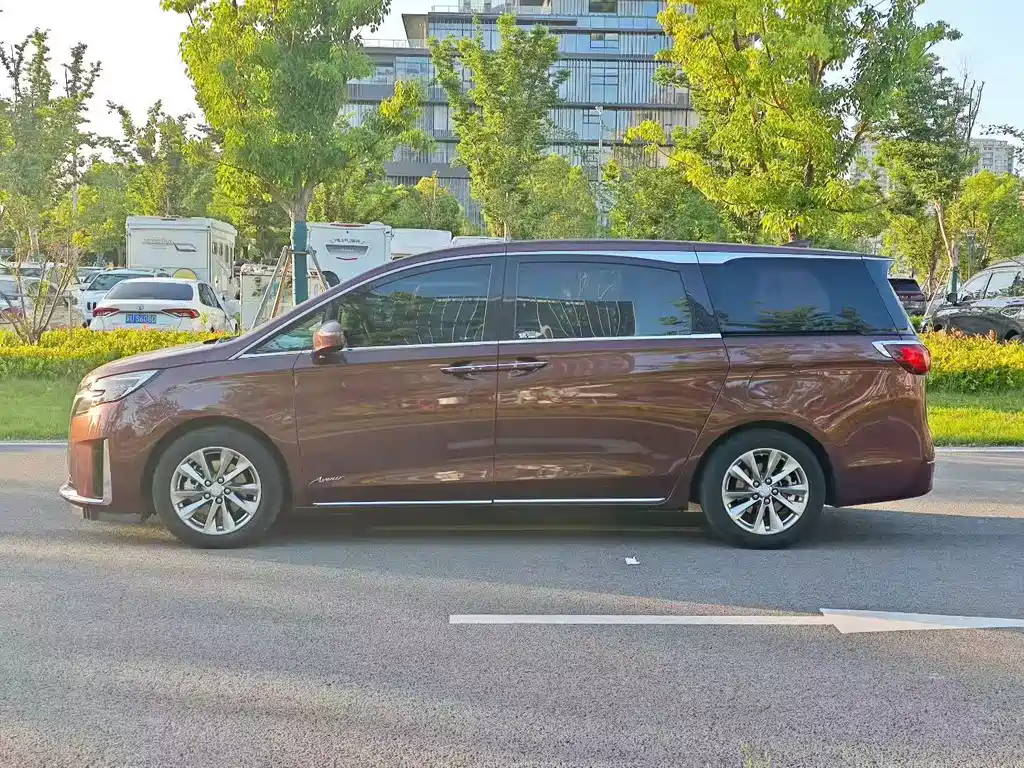 Buick GL8 — миниатюра 3