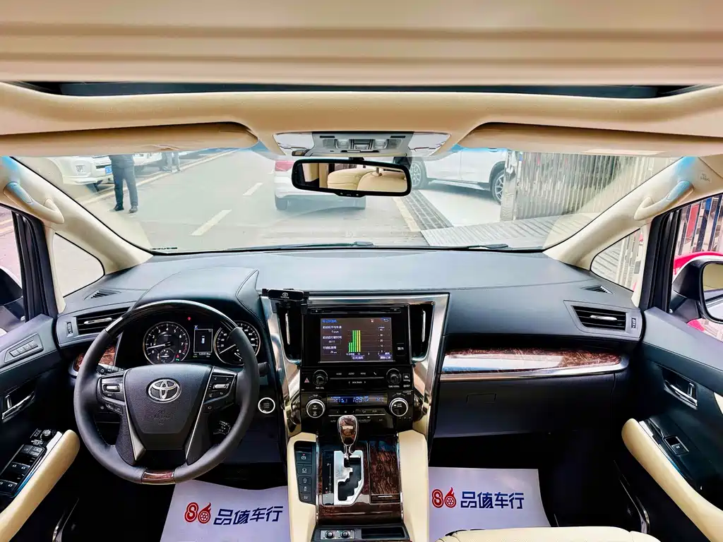 Toyota Alphard 2018 3.5L Luxury