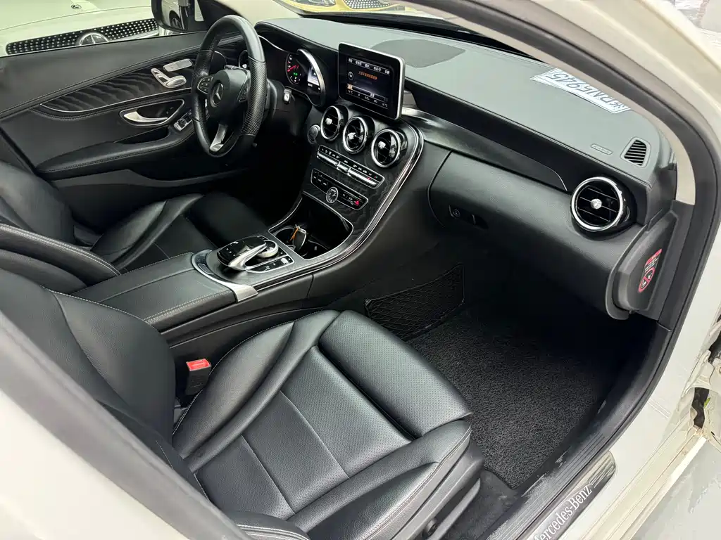 Mercedes-Benz C-Class — миниатюра 11