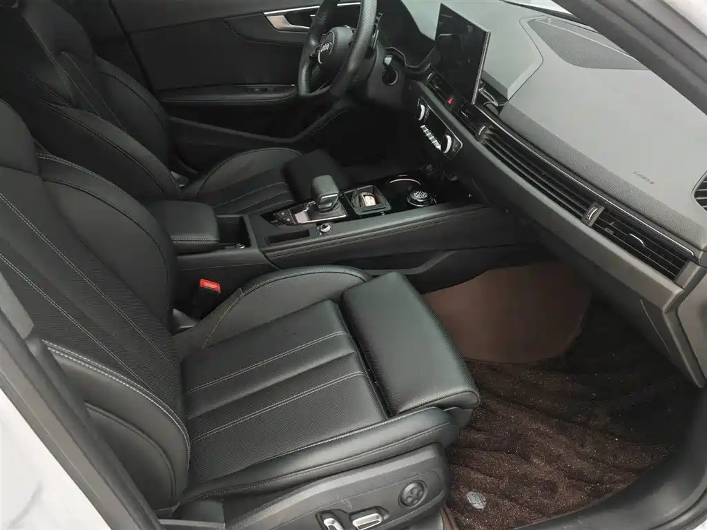 Audi A4L — миниатюра 12