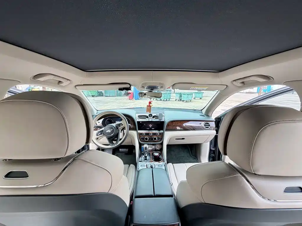Bentley Bentayga — миниатюра 17