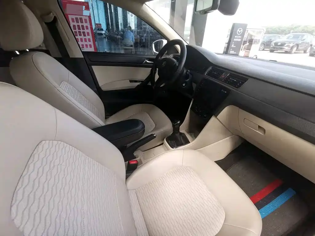 Skoda Rapid — миниатюра 9