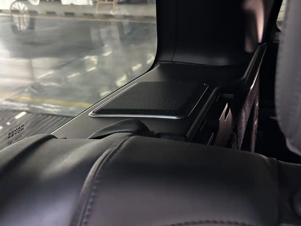 Land Rover Range Rover — миниатюра 15