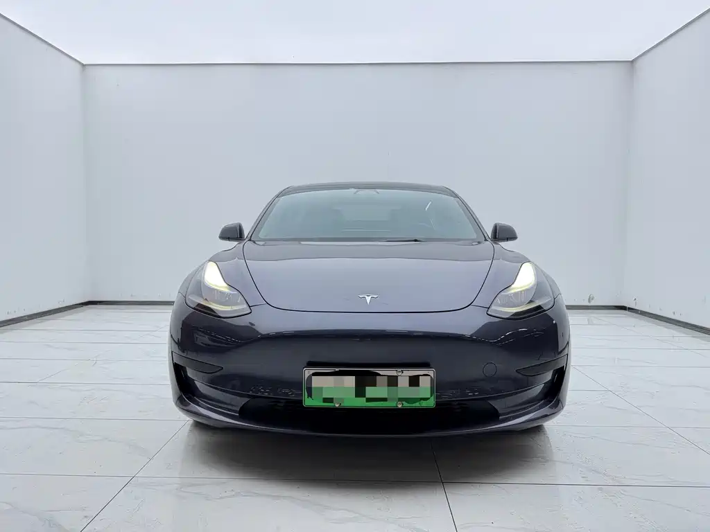 Tesla Model 3 — миниатюра 2