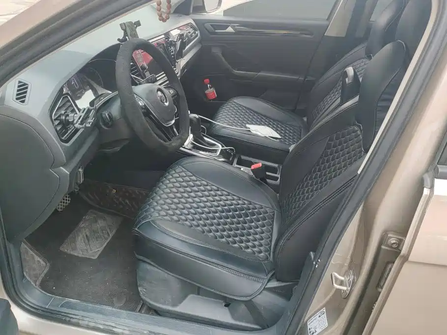 Volkswagen T-Roc — миниатюра 9