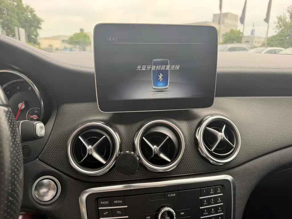Mercedes-Benz GLA — миниатюра 5
