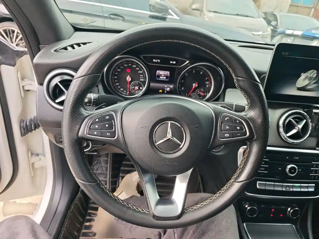 Mercedes-Benz CLA (Import) — миниатюра 11