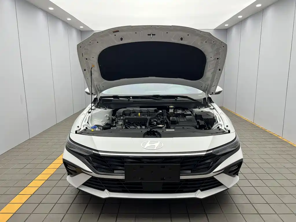 Hyundai Elantra — миниатюра 16