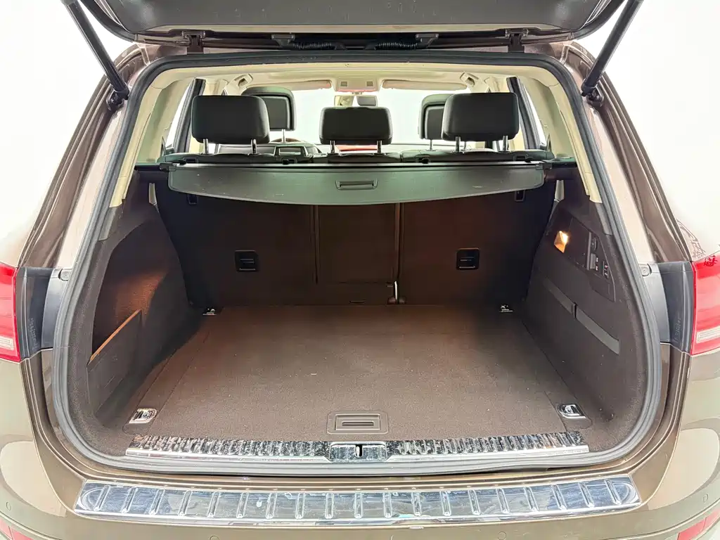 Volkswagen Touareg — миниатюра 25