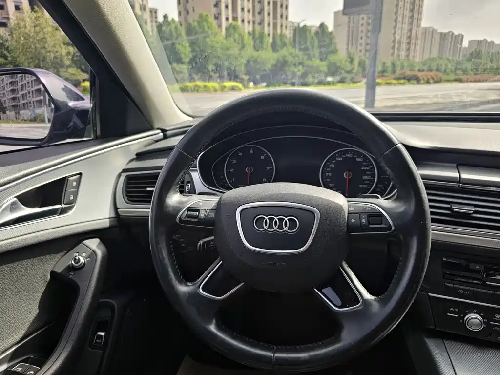 Audi A6L — миниатюра 12