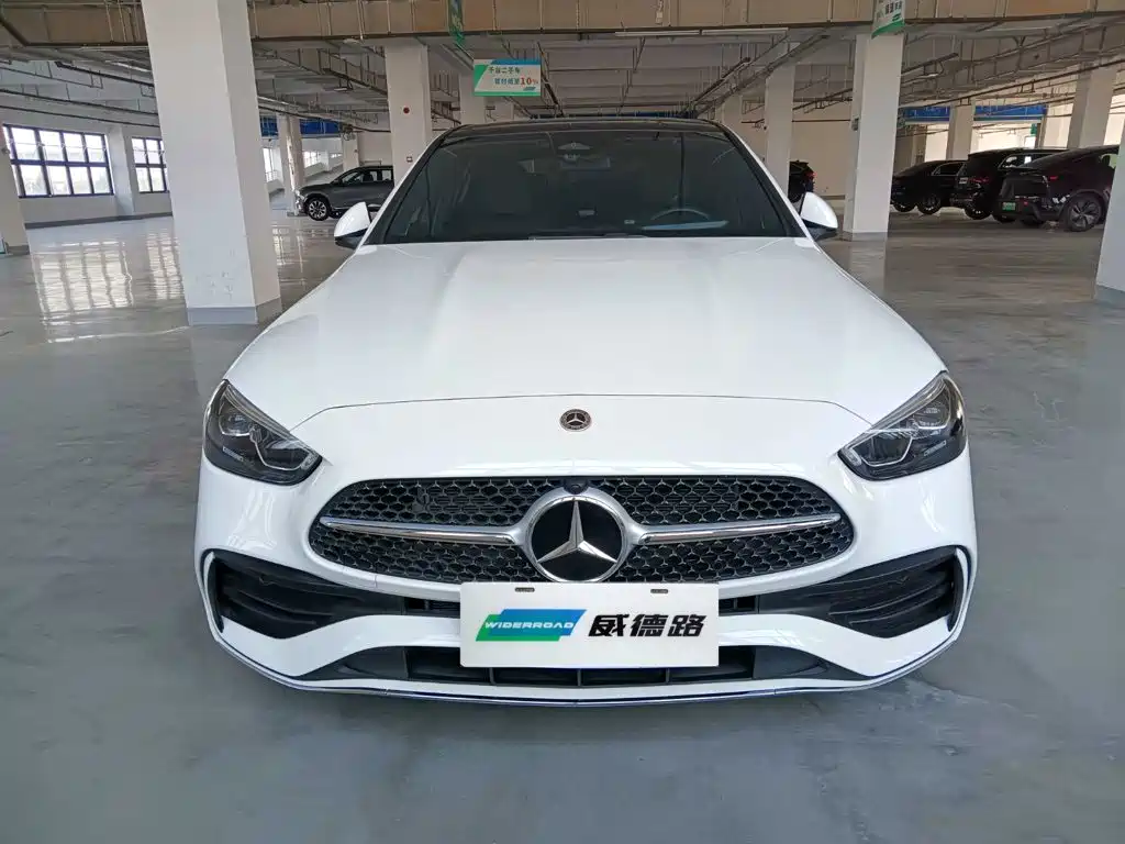 Mercedes-Benz C-Class — миниатюра 2