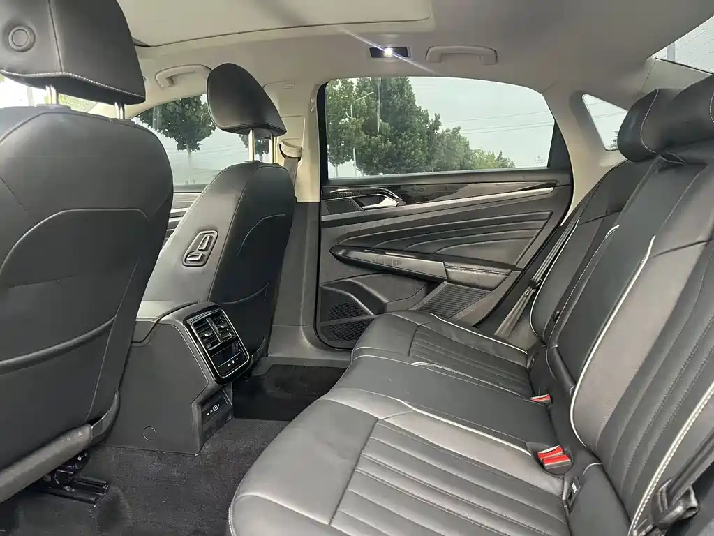 Volkswagen Passat — миниатюра 6