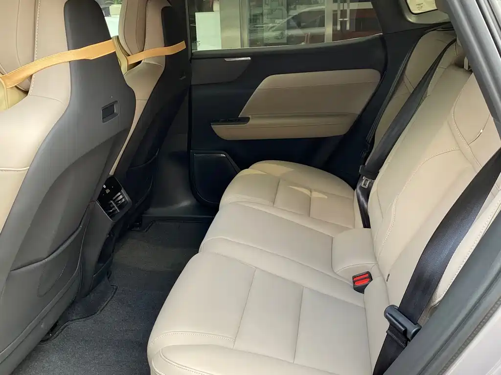 Volvo XC70 PHEV — миниатюра 9