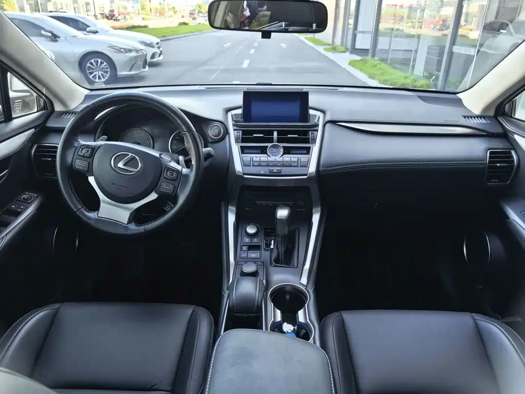 Lexus NX — миниатюра 10