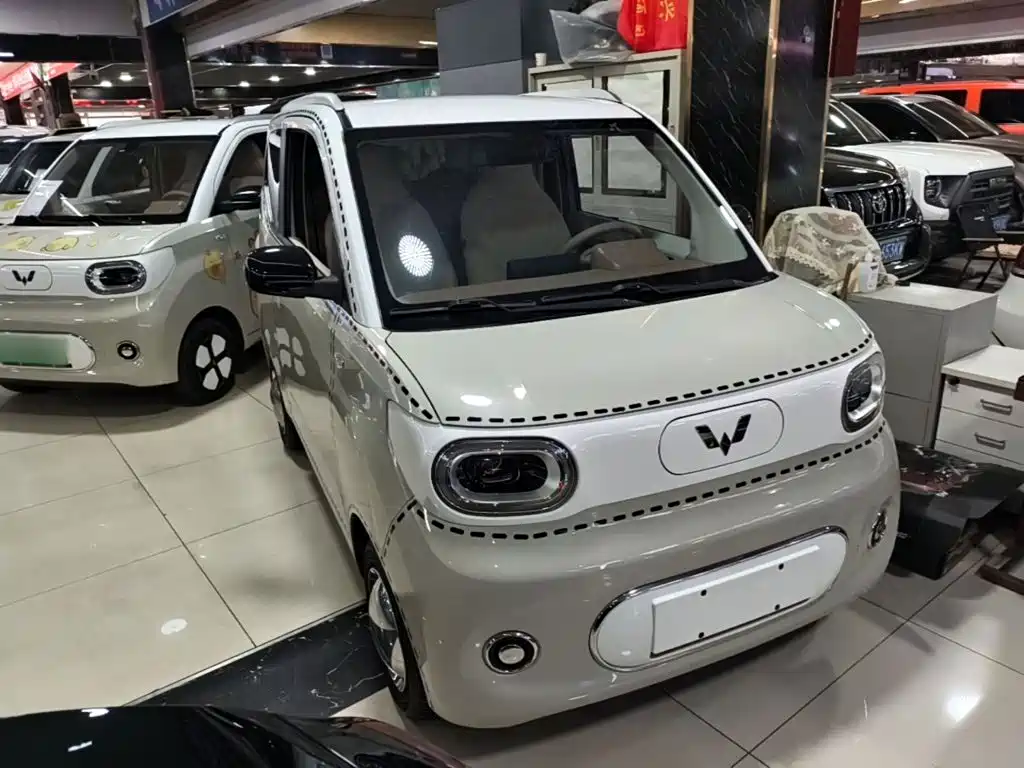Wuling MINIEV — миниатюра 4