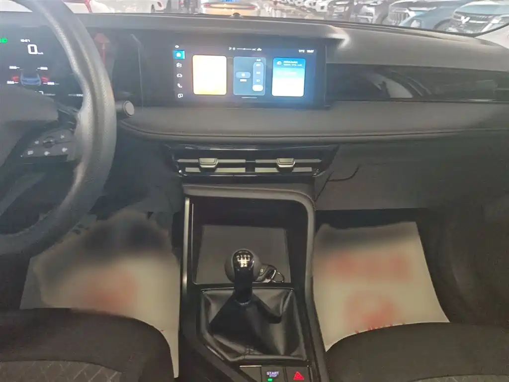 Roewe i5 2023 1.5L MT