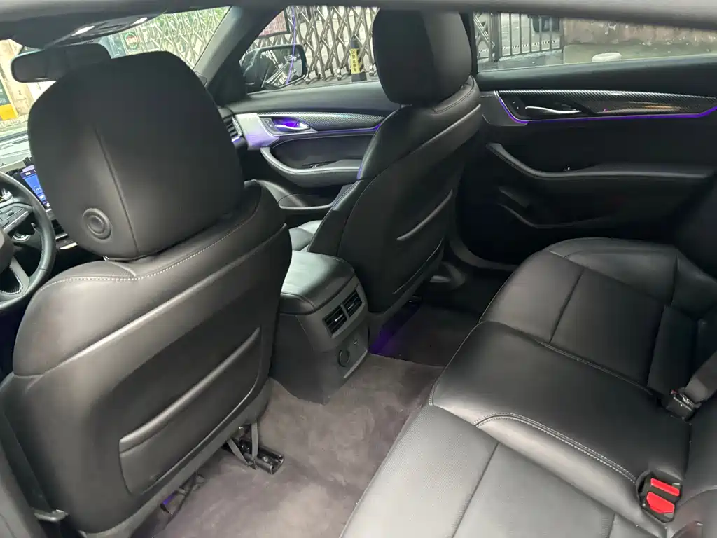 Cadillac CT5 — миниатюра 18